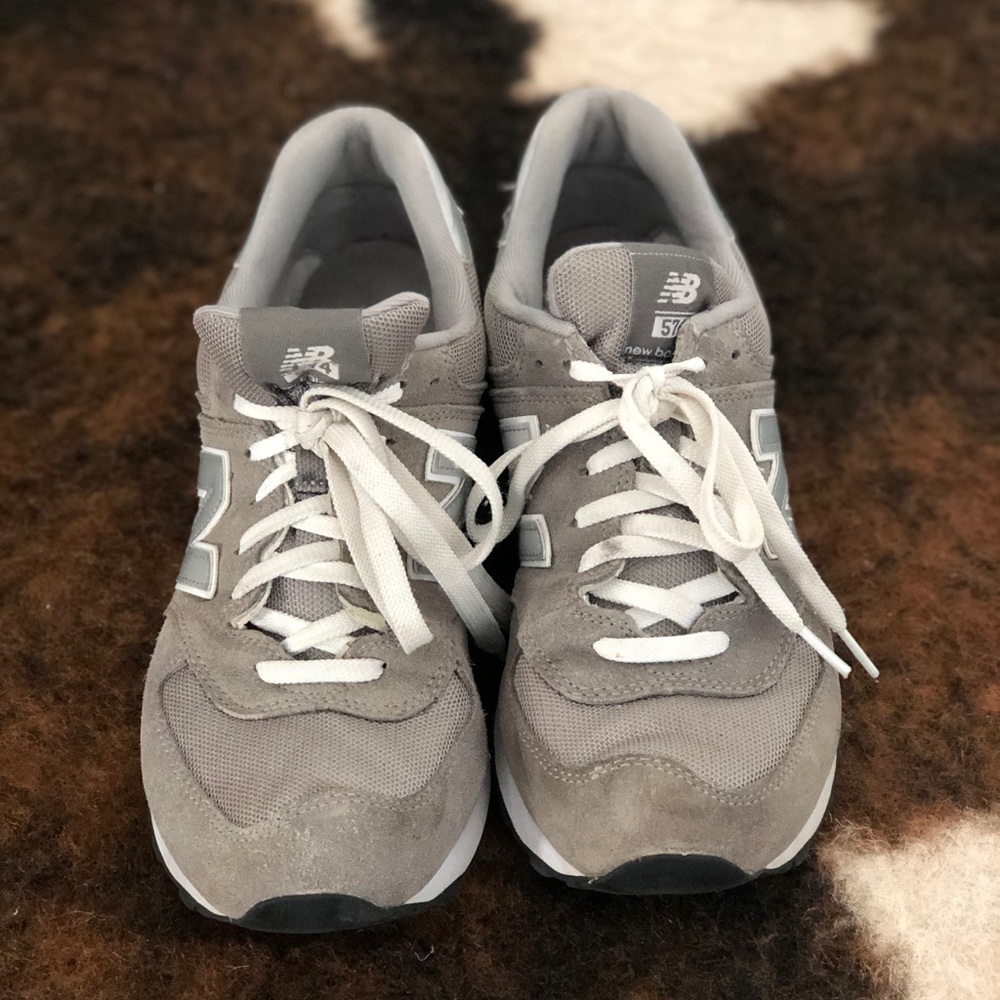 New balance tennis shoes